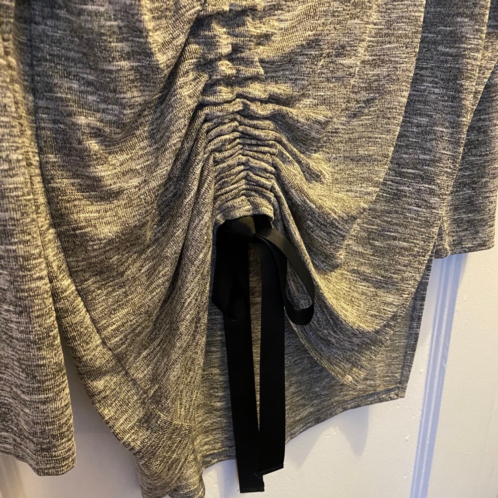 ALISON ANDREWS Long Sleeve Ruched Drawstring Top - Picture 8 of 12
